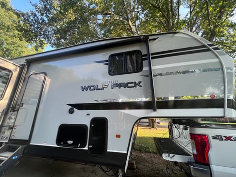 2020 Cherokee Wolf Pack Toyhauler! Towable trailer in Bartlett