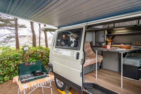 1996 Volkswagen EuroVan Campervan in Milwaukie