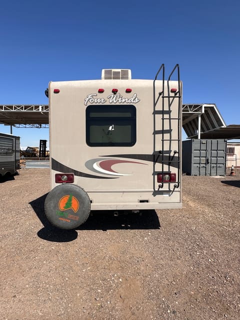 2016 Thor Motor Coach Four Winds 31E Drivable vehicle in Laveen Village