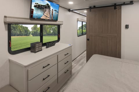 2021 Alliance RV Paradigm 390MP  2-Bedroom Towable trailer in Spokane