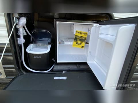 Mini refrigerator and icemaker