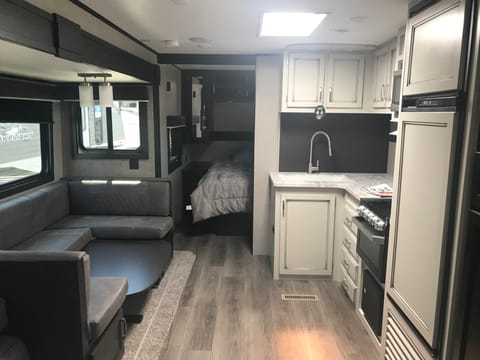 You're on Vacation, Enjoy yourself! 2020 Jayco Jay Flight. Extremely clean! Towable trailer in Bakersfield