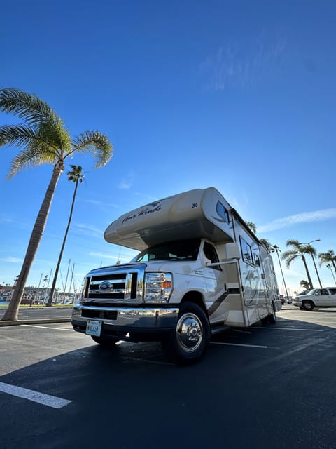 30 Thor 10 Sleeper w Bunk Beds. 2 slide rooms. Wi-Fi. Drivable vehicle in Oceanside