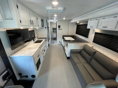 2022 Like New Class C Motorhome - Near Lake Lanier GA Drivable vehicle in Buford