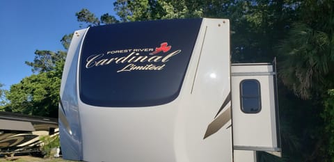 2021 Forest River Cardinal Limited, Central Florida  *** Delivery Only **** Towable trailer in Apopka