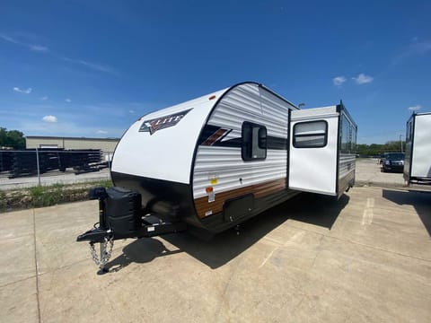 2024 30' Wildwood with 4 Bunk Beds & Slideout (T50) Towable trailer in San Marcos