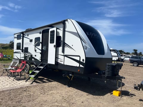 2019 Dutchmen Kodiak Ultimate  24 FT. Bunkhouse Towable trailer in Windsor