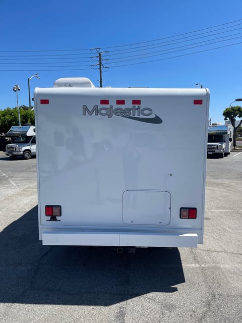 Home Away From Home - Your Majestic Escape (25') Drivable vehicle in Mira Mesa