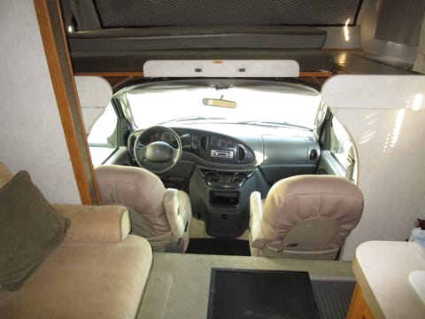 2002 Fleetwood Jamboree 31' Class C Motorhome, Fully Equiped. Véhicule routier in Brea