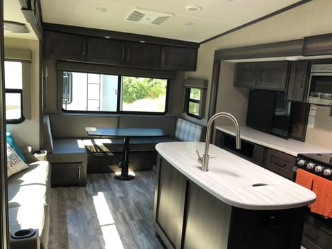 2021 Grand Design Reflection Towable trailer in Lakeville