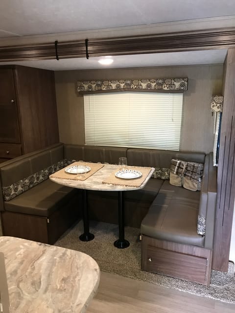 2018 Coleman Bunk Towable trailer in Kernville