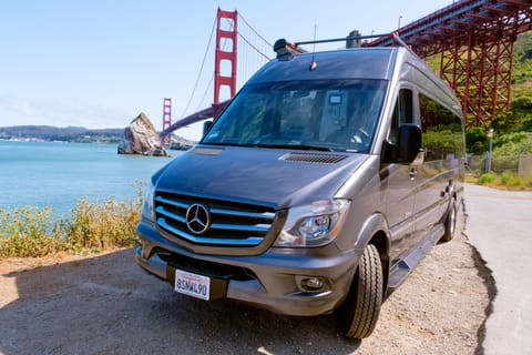 New listing — Luxury Mercedes Home on Wheels Véhicule routier in Belvedere
