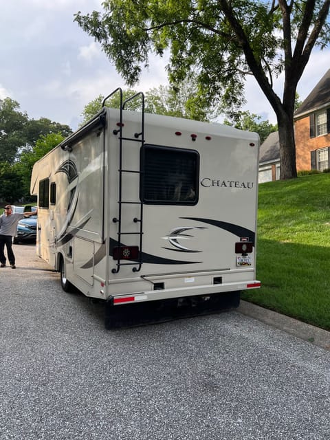 2018 Thor Chateau 26b Motor Home Drivable vehicle in Severn