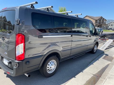 15 Passenger Big Baby Van aménagé in Anchorage