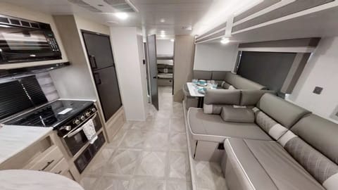 2024 30' Wildwood With 4 Bunk Beds & Slideout (T51) Remorque tractable in San Marcos