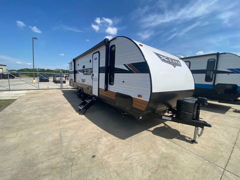 2024 30' Wildwood With 4 Bunk Beds & Slideout (T53) Remorque tractable in San Marcos