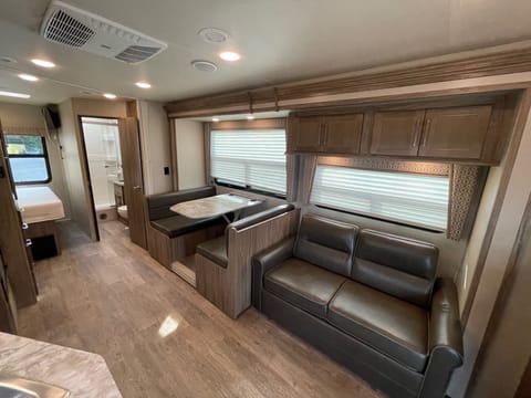 2018 Entegra Coach Odyssey in Elizabethtown Drivable vehicle in Elizabethtown