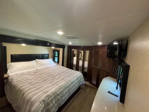 Stress Free Glamping Near the Fairgrounds! Towable trailer in Palmer