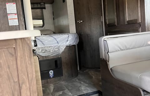 New 2022 Motorhome Perfect for Families Essentials Provided Drivable vehicle in Hemet