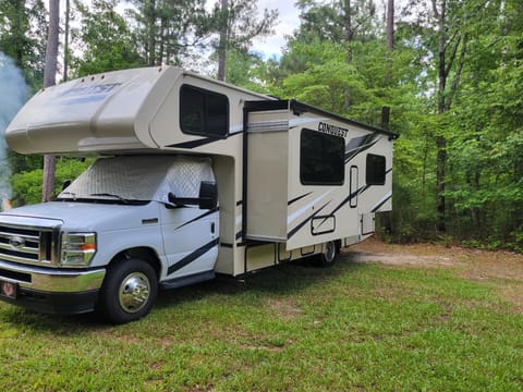 2021 Gulf Stream Conquest 26 ft. The B and B Express.With large slide-out Drivable vehicle in Lakewood Ranch