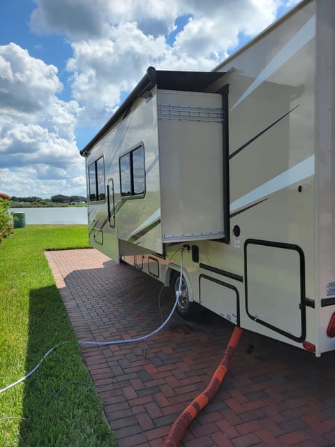 2021 Gulf Stream Conquest 26 ft. The B and B Express.With large slide-out Veicolo da guidare in Lakewood Ranch