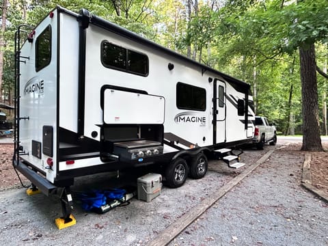 Creating Family Memories -  2023 Grand Design Imagine XLS 23BHE Tráiler remolcable in Bluffton