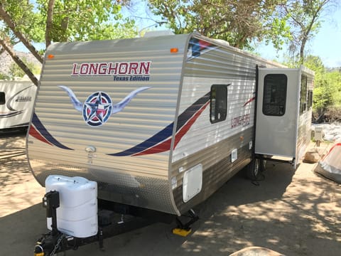 2014 Longhorn Towable trailer in Kernville