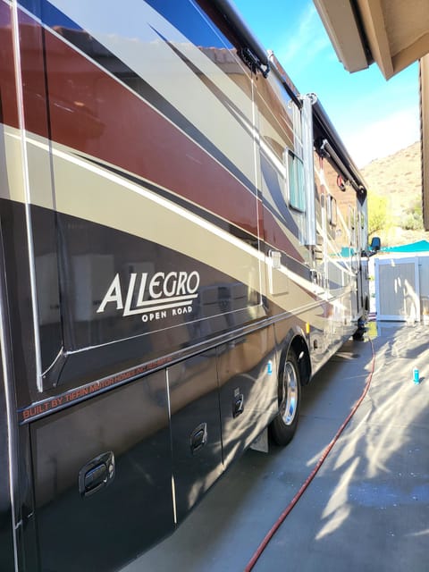 West Coast Luxury Glamping - Class A Allegro Motorhome Drivable vehicle in El Cajon