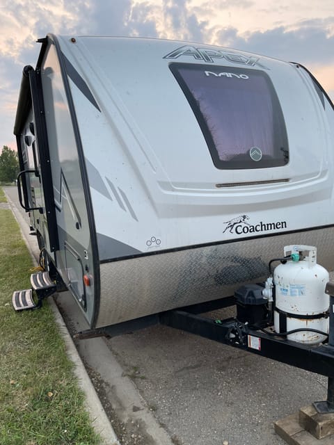 Coach Calm Breeze Towable trailer in Dawson Creek
