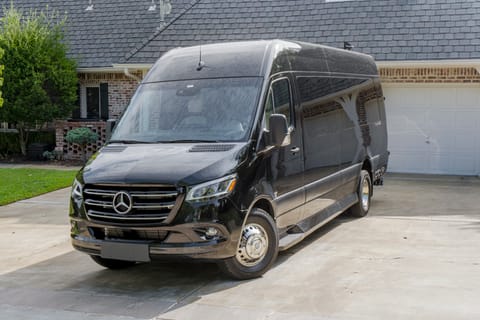 Luxe 2024 Ultimate Toys Mercedes Sprinter - Your Dream Adventure Awaits! Drivable vehicle in Tulsa