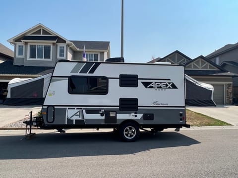 Power SUV Towable 2021 Forest River Apex Nano 15X Hybrid-**Free Park Pass** Remorque tractable in Okotoks