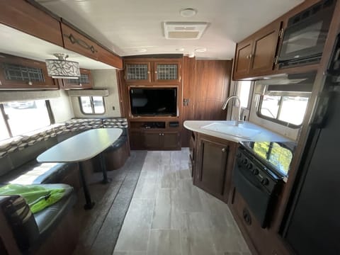 2018 Heartland Mallard 28ft Travel Trailer Towable trailer in Agoura Hills