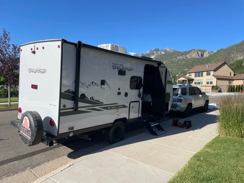 Rugged Rig Ready for Fun and Adventure! Towable trailer in Draper