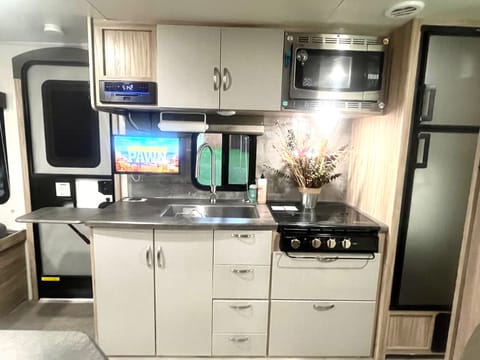 2022 Micro Minnie 22 - Rate includes Delivery & Fees* Towable trailer in New Braunfels