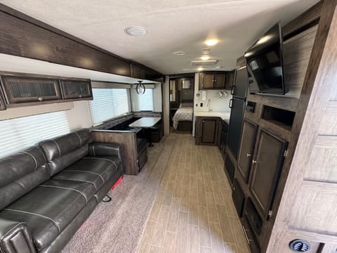 2020 Heartland RVs Wilderness-Family & Pet Friendly Towable trailer in Stockton