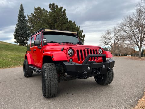 2015 Jeep Wrangler Unlimited Sport 4x4 Drivable vehicle in Englewood