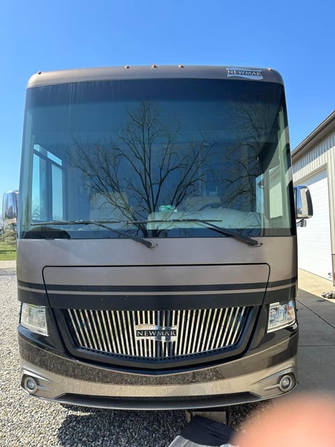 2018 Bunkhouse Canyon Star Motorhome Drivable vehicle in Noblesville