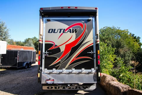 2015 Thor Outlaw - Over the top RV! Veicolo da guidare in Oregon
