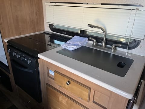 2018 Forest River Rockwood Mini Lite- beautiful trailer! Towable trailer in Santa Rosa