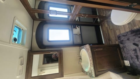 2017 Keystone RV Cougar is ready for your adventure. Can be delivered 4afee Towable trailer in Redding