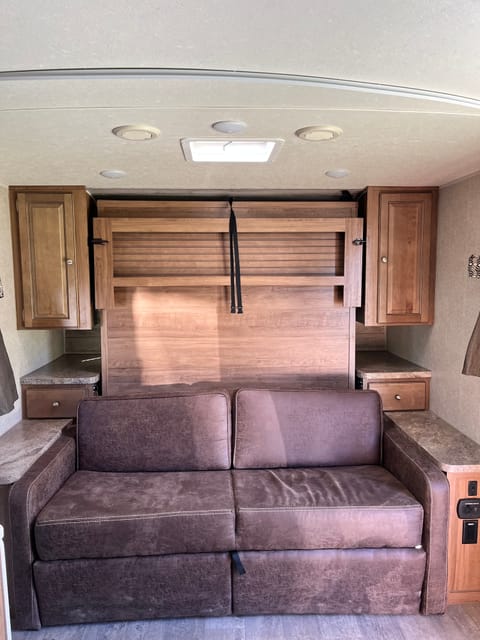 *The Little Brown Bear* 2018 Forest River Rockwood Mini Lite BH *Price Drop Towable trailer in Logan