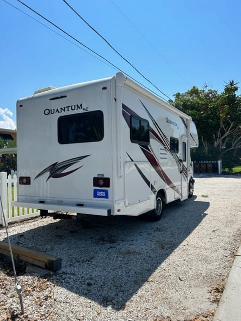 2022 Thor Quantum SE RV Pet Friendly Drivable vehicle in Indian Rocks Beach