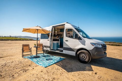 Van Luca: Mercedes-Benz Sprinter Campervan in Placerville