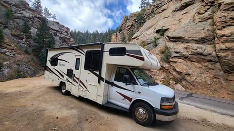 RV Trippin - "Clyde" - Coachmen Freelander Drivable vehicle in Tomball