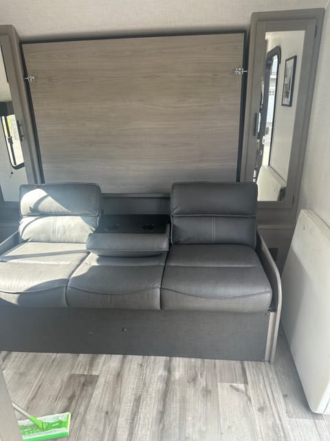 2022 Dutchmen Coleman Light - spacious and Modern Tráiler remolcable in Tigard