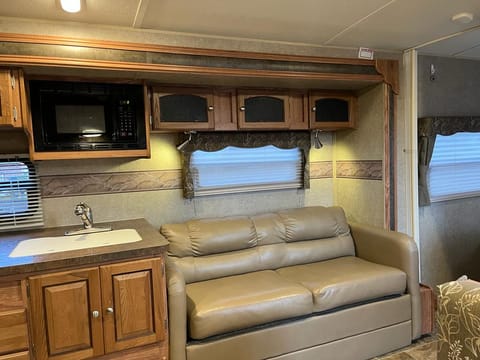 2016 Forest River Rockwood Ultra Lite 32 Foot Bunkhouse! Towable trailer in Belleville