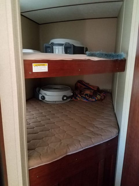 Bunk bed sleeps 4