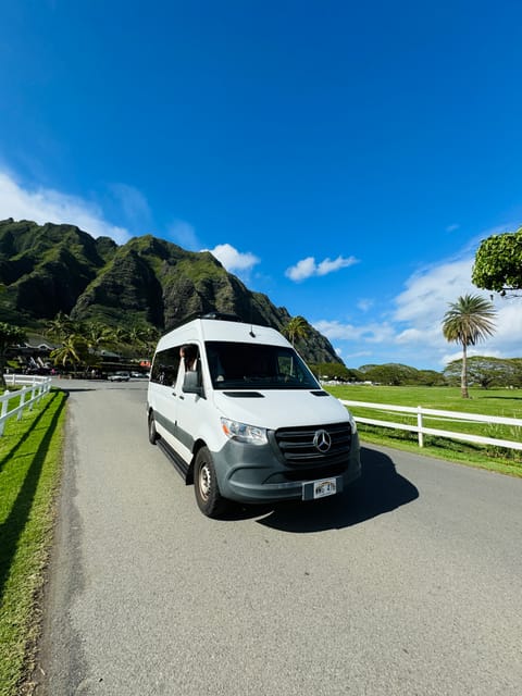ALOHA OAHU Mercedes Sprinter Campervan Reisemobil in Honolulu