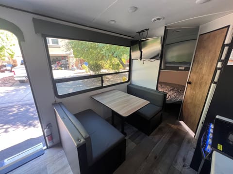 2022 Springdale - 28ft SOLAR Bunkhouse - Fully Stocked Towable trailer in Gilbert