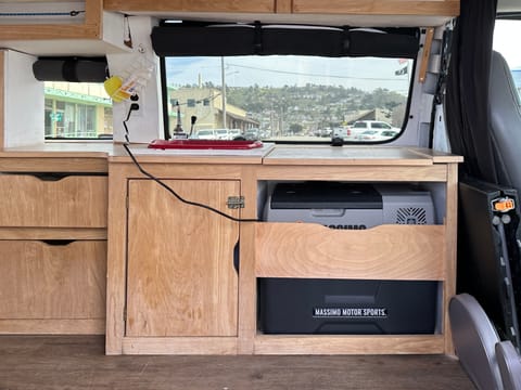 *NEW* Now with 5-layer Insulated Window Covers! Campervan in Daly City
